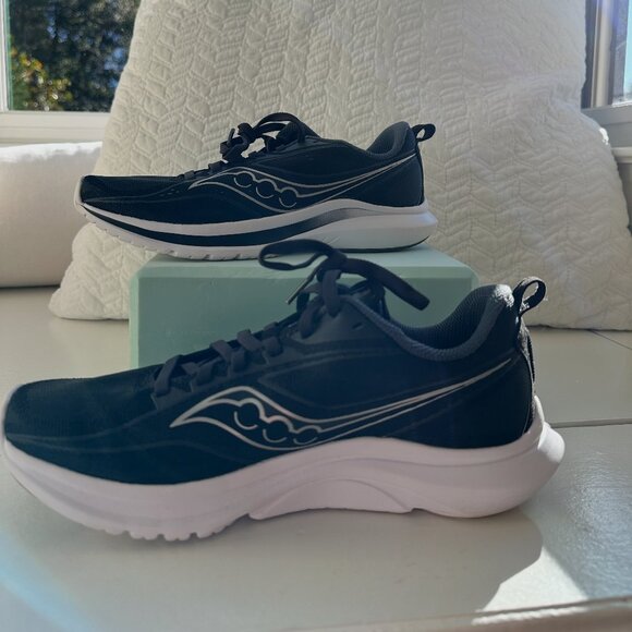 Saucony Kinavera 13! Women's size 8.5. Hard to find!! - Picture 7 of 10